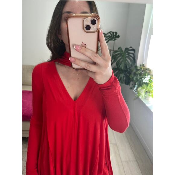 Free People Red Asymmetrical Cutout Sweater Size Medium - Picture 2 of 9